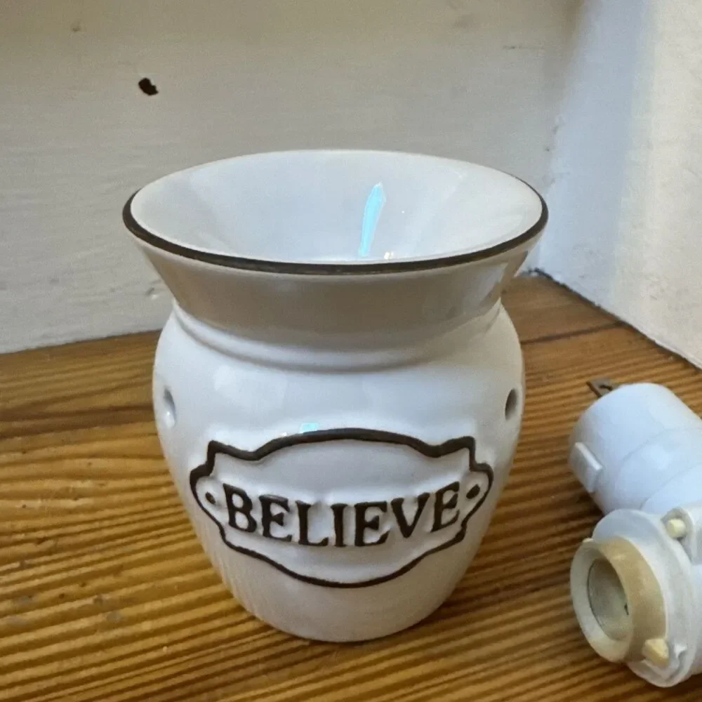 SCENTSY BELIEVE PLUG IN WARMER